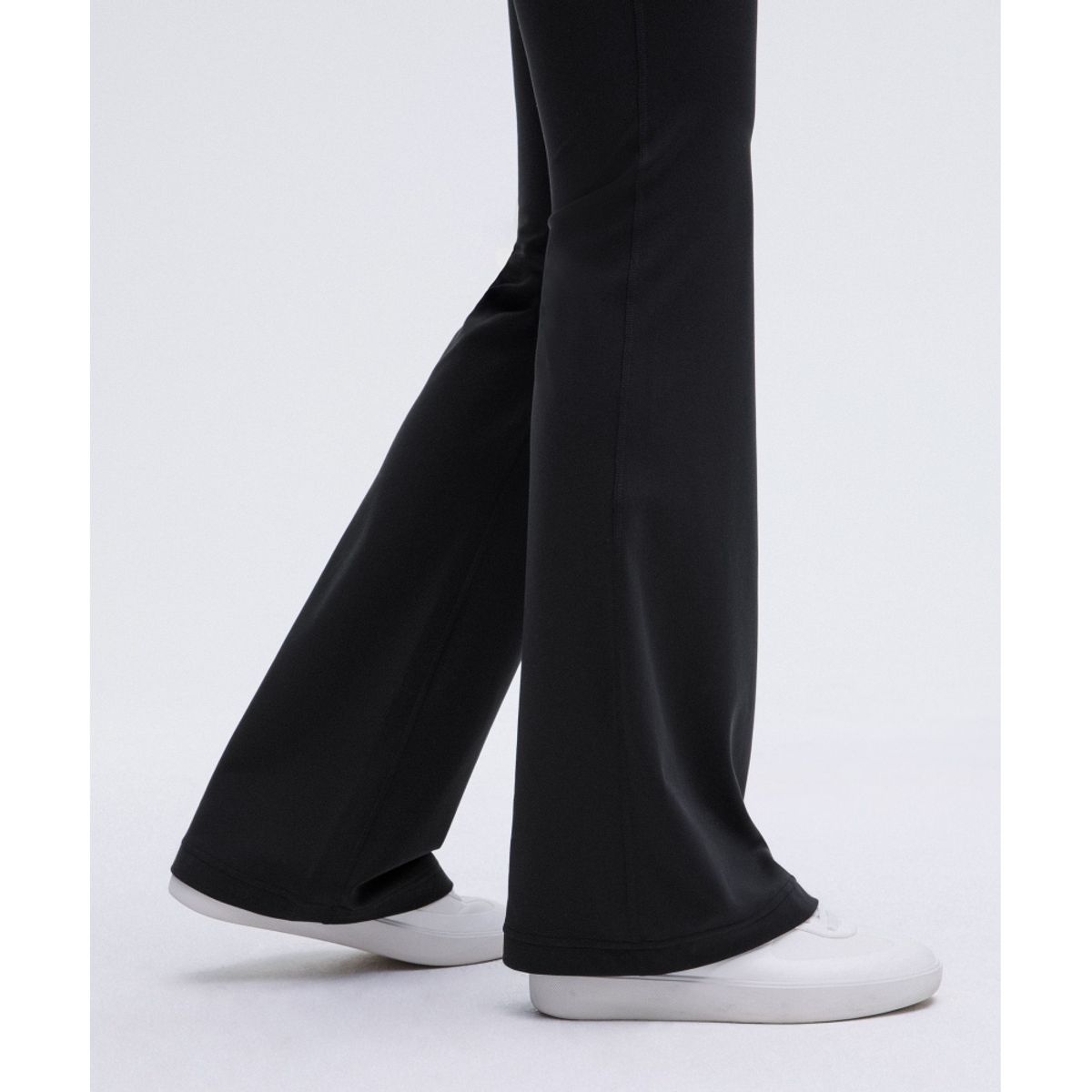 룰루레몬(LULULEMON) 그루브 Nulu 슈퍼 하이라이즈 플레어드 팬츠 *레귤러  BLK