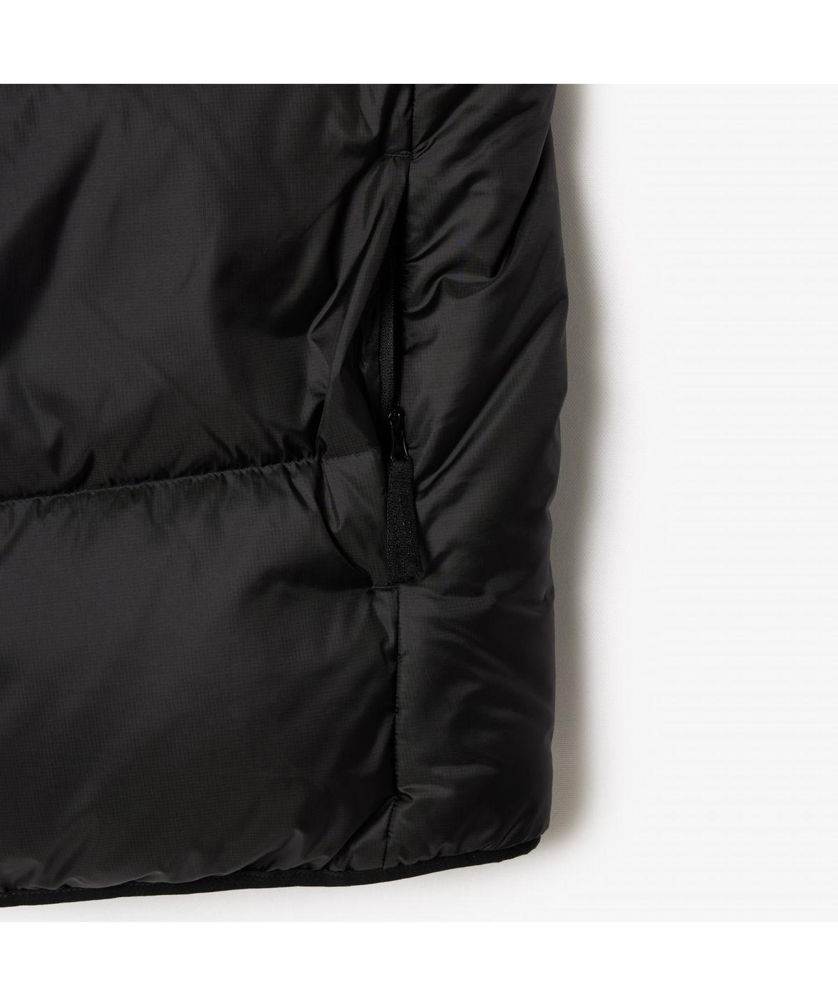 라코스테(LACOSTE) 남성 립스탑 덕다운 베스트 BH2895-55N 031