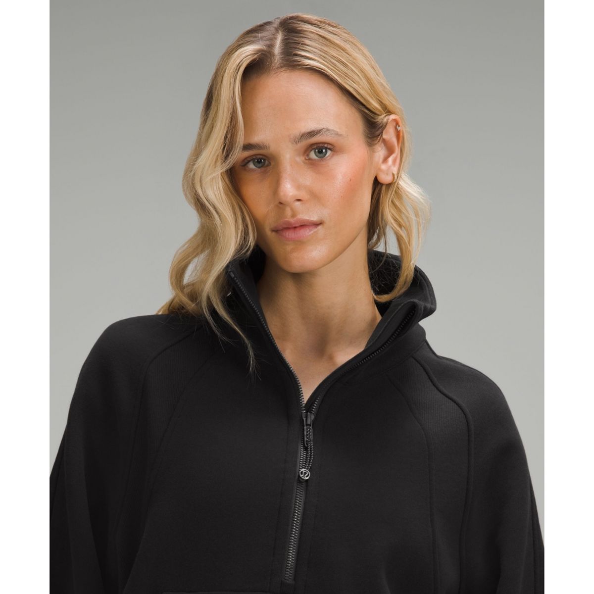 룰루레몬(LULULEMON) 스쿠바 오버사이즈드 퍼넬넥 하프집  BLK