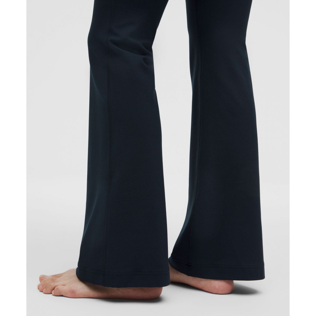 룰루레몬(LULULEMON) 그루브 Nulu 슈퍼 하이라이즈 플레어드 팬츠 30inch *아시아 핏