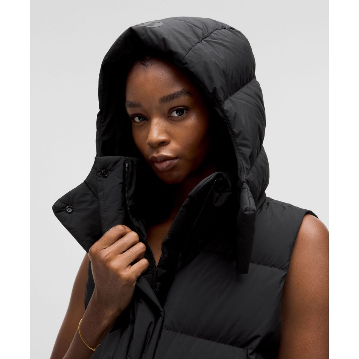룰루레몬(LULULEMON) 원더 퍼프 600 다운 필 미드 렝스 베스트  BLK