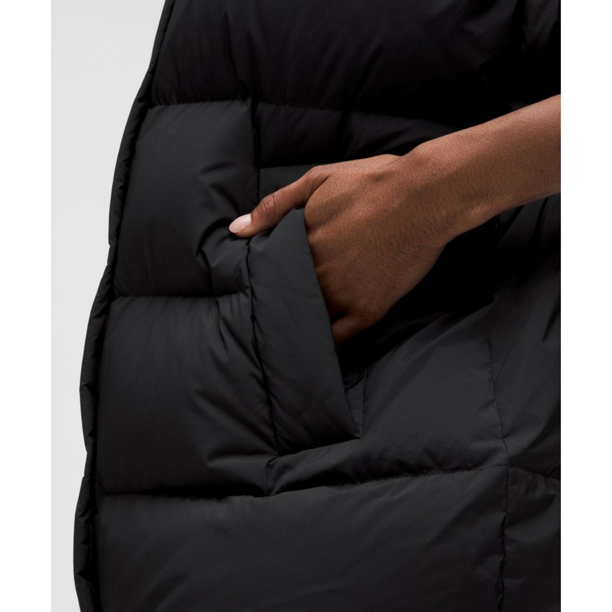 룰루레몬(LULULEMON) 원더 퍼프 600 다운 필 미드 렝스 베스트  BLK