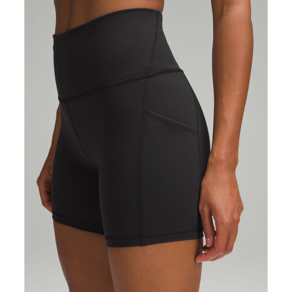룰루레몬(LULULEMON) 원더 트레인 하이라이즈 쇼츠 위드 포켓 6inch  BLK