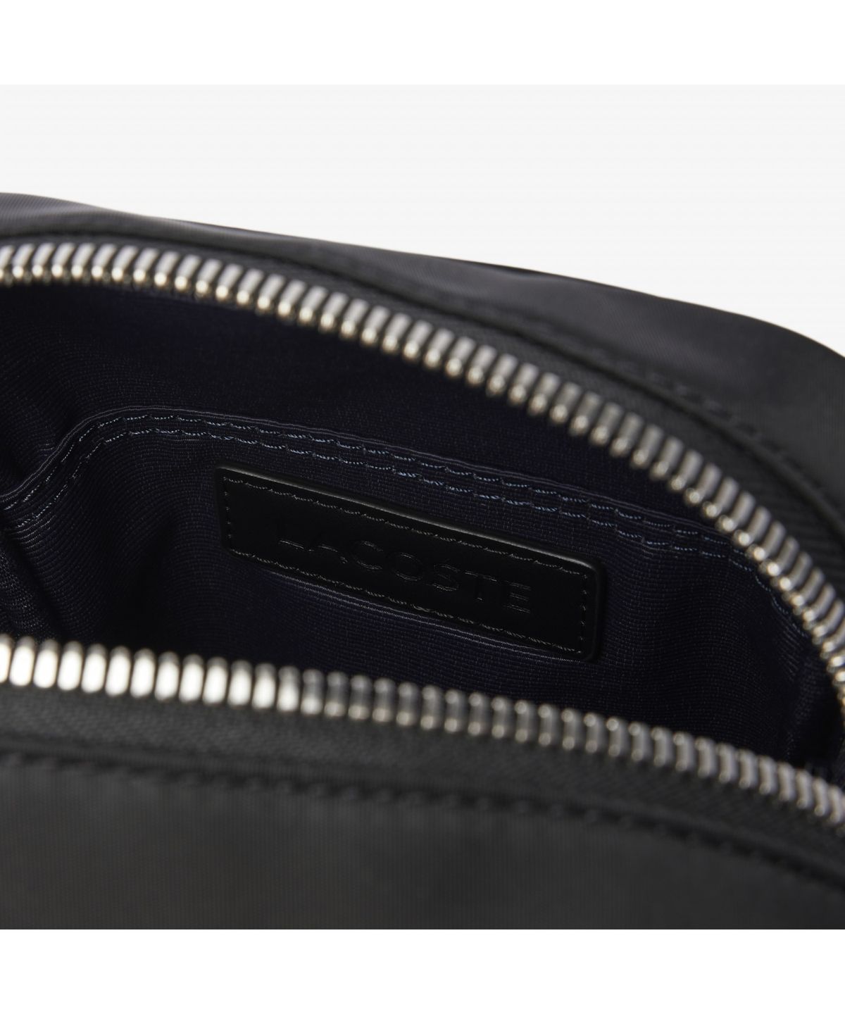 라코스테(LACOSTE) 남성 라코스테 클래식 세로형 카메라백 NH5073I55N 000