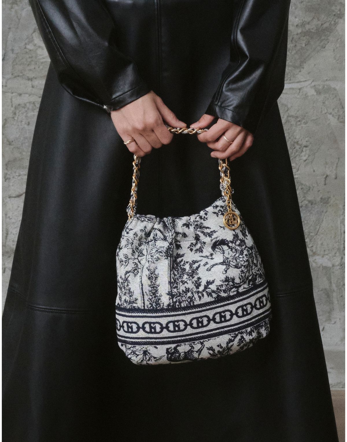 헤지스 여성 액세서리(HAZZYS WOMEN ACC) [뜨왈드주이][H.Toile] 시그니처 H 뜨왈 자카드 체인 호보 숄더백S