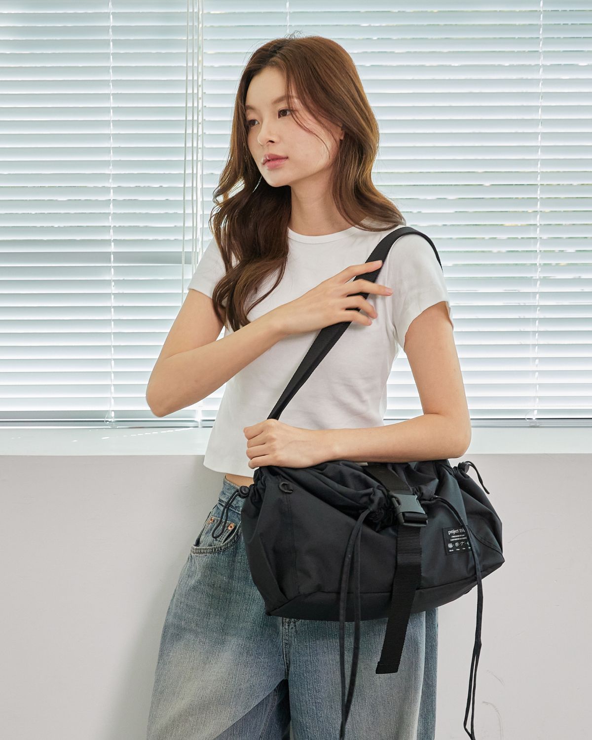 프로젝트 1907(PROJECT1907) [PLASTIC] String Hobobag (Black)