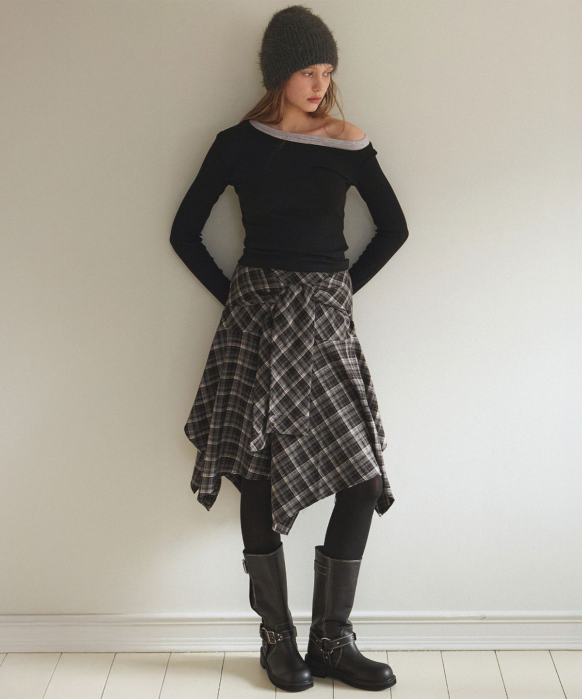 하우스 오브 폰드(HOUSE OF POND) Layered Asymmetric Shoulder T Shirt_Black