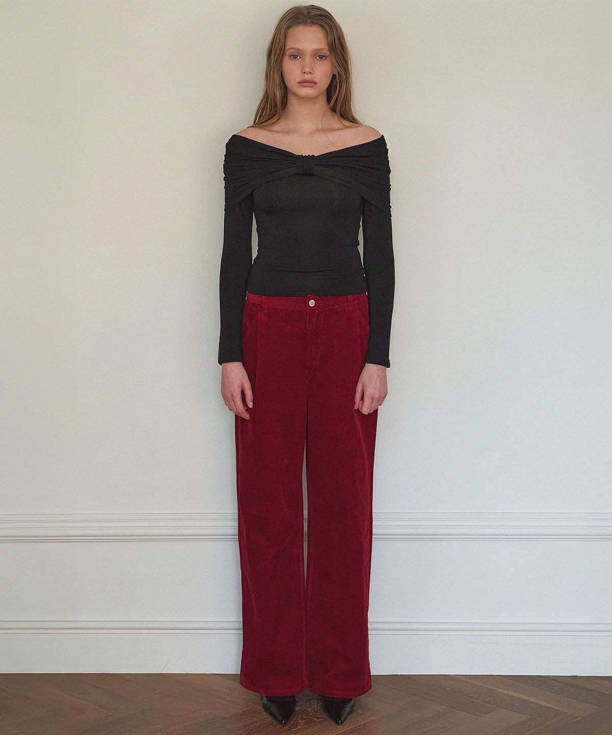하우스 오브 폰드(HOUSE OF POND) Fleeced Bow Off Shoulder T Shirt_Black
