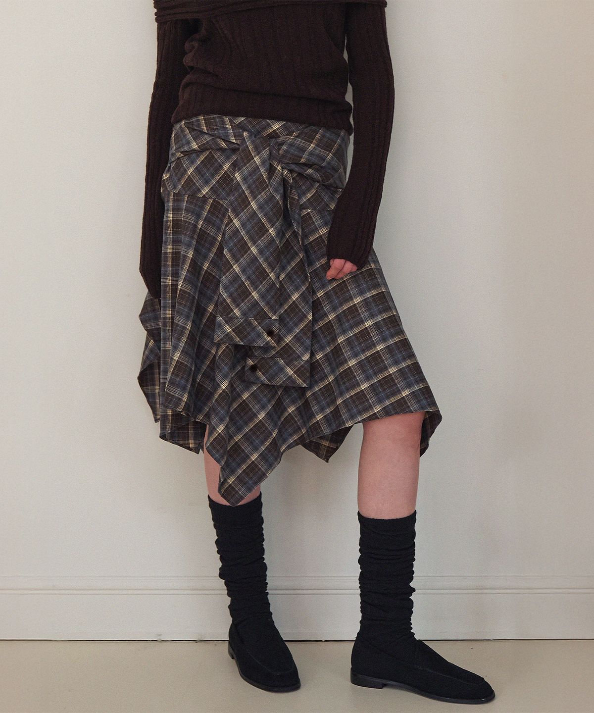 하우스 오브 폰드(HOUSE OF POND) Tartan Flair Knee Length Skirt_Brown