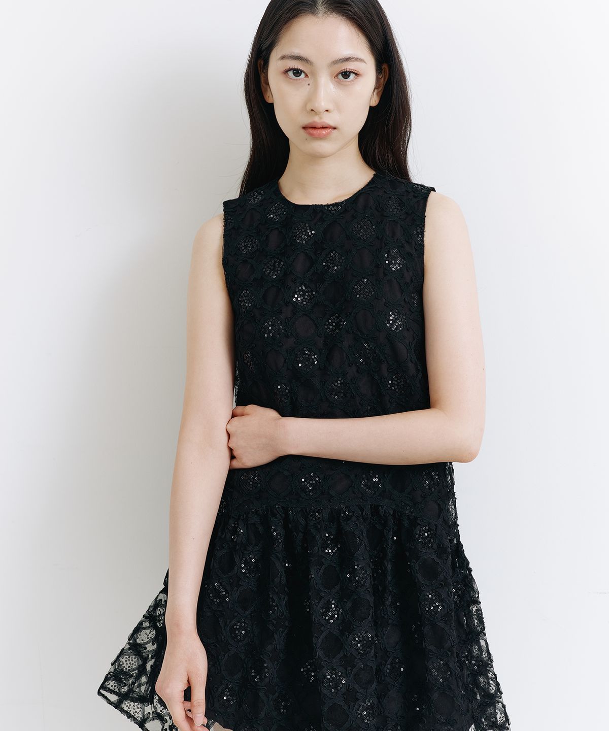 라피네아뜰리에(RAFFINE ATELIER) 시퀸 러플 원피스