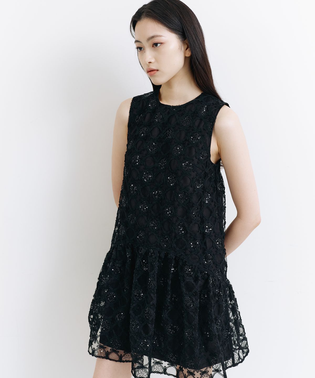 라피네아뜰리에(RAFFINE ATELIER) 시퀸 러플 원피스
