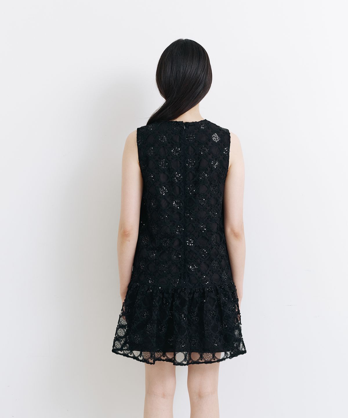라피네아뜰리에(RAFFINE ATELIER) 시퀸 러플 원피스