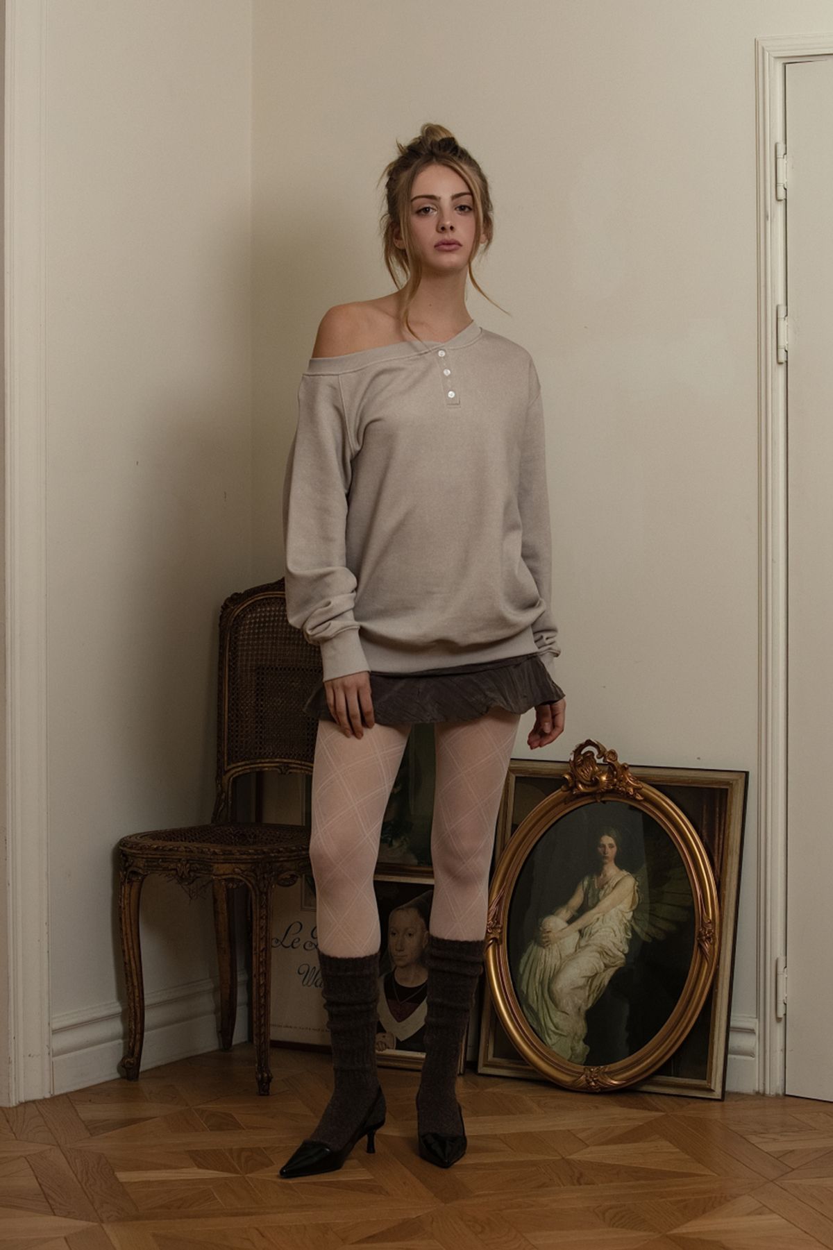 피프트 에일리어스(FIFTHALIAS) Latte one-off sweatshirt Cream beige