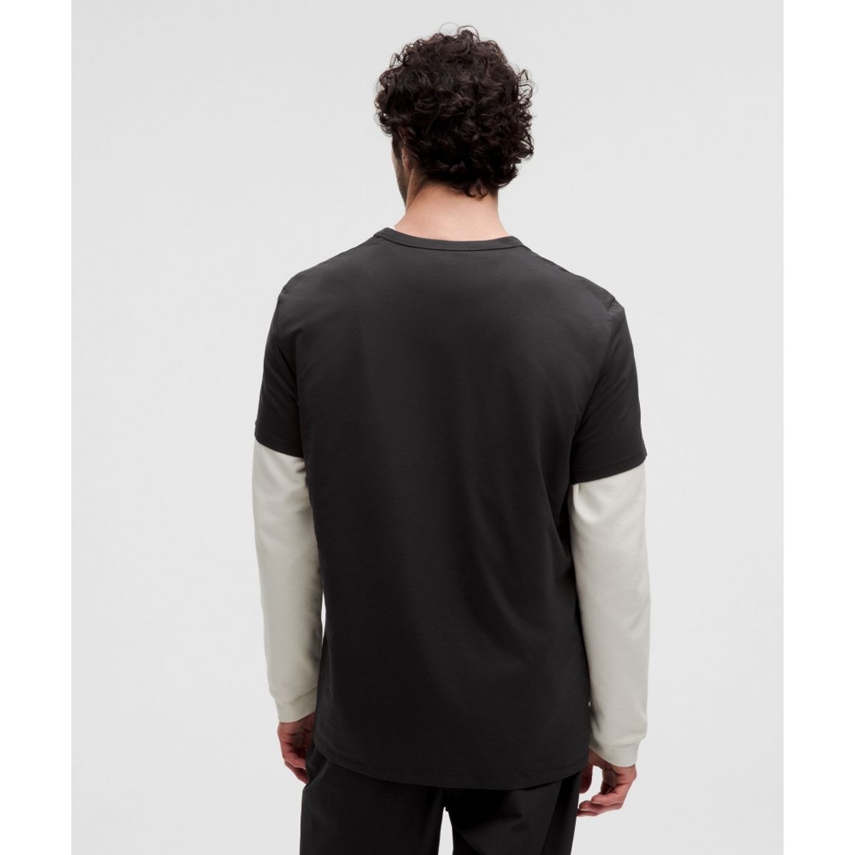 룰루레몬(LULULEMON) 펀더멘털 티셔츠  BLK