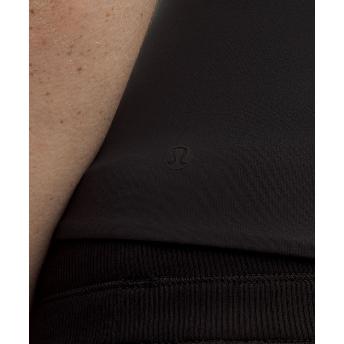 룰루레몬(LULULEMON) 원더모스트 Ultra Soft Nulu 스쿱넥 티셔츠  BLK