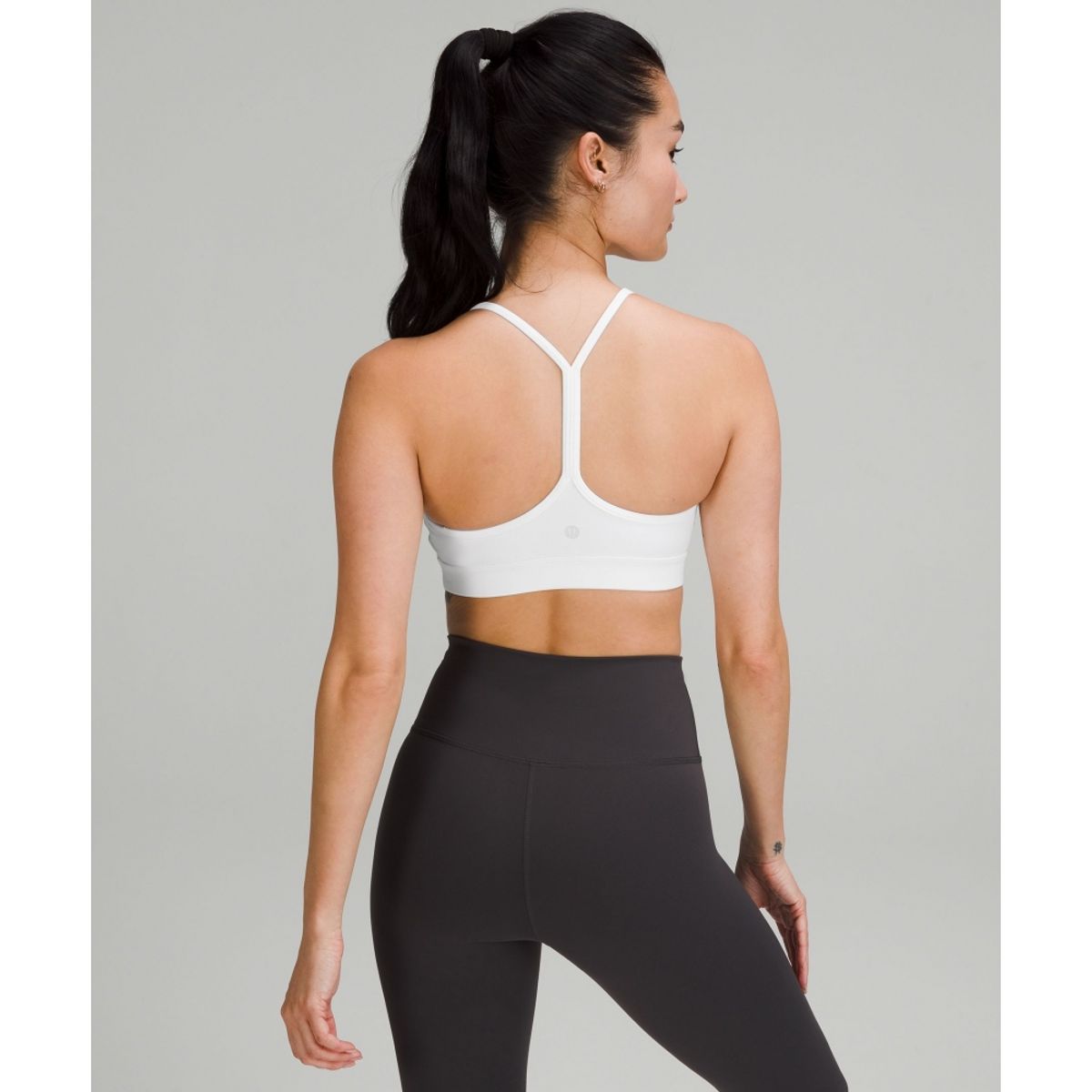 룰루레몬(LULULEMON) 플로우 Y 브라 Nulu *라이트 서포트, B C컵 아시아 핏  WHT