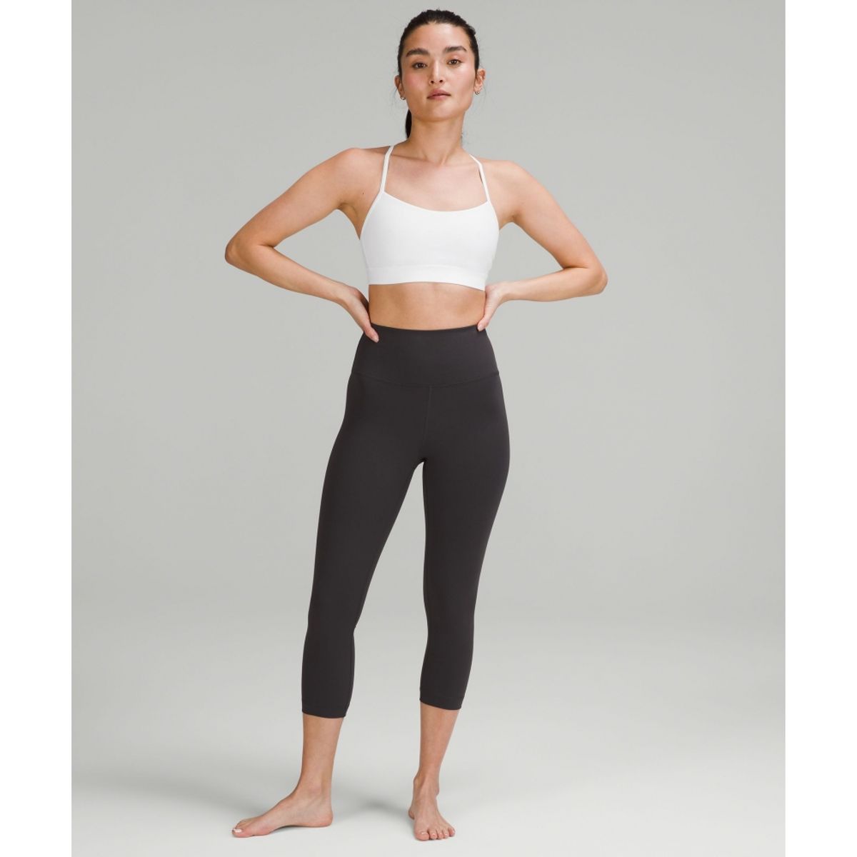 룰루레몬(LULULEMON) 플로우 Y 브라 Nulu *라이트 서포트, B C컵 아시아 핏  WHT