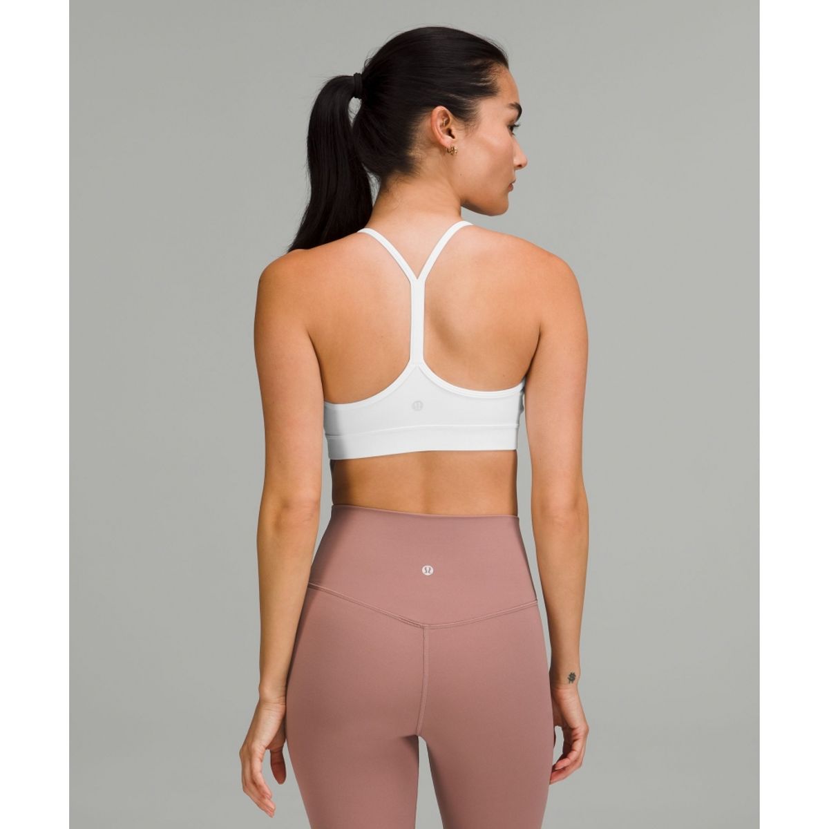 룰루레몬(LULULEMON) 플로우 Y 브라 Nulu *라이트 서포트, B C컵 아시아 핏  WHT