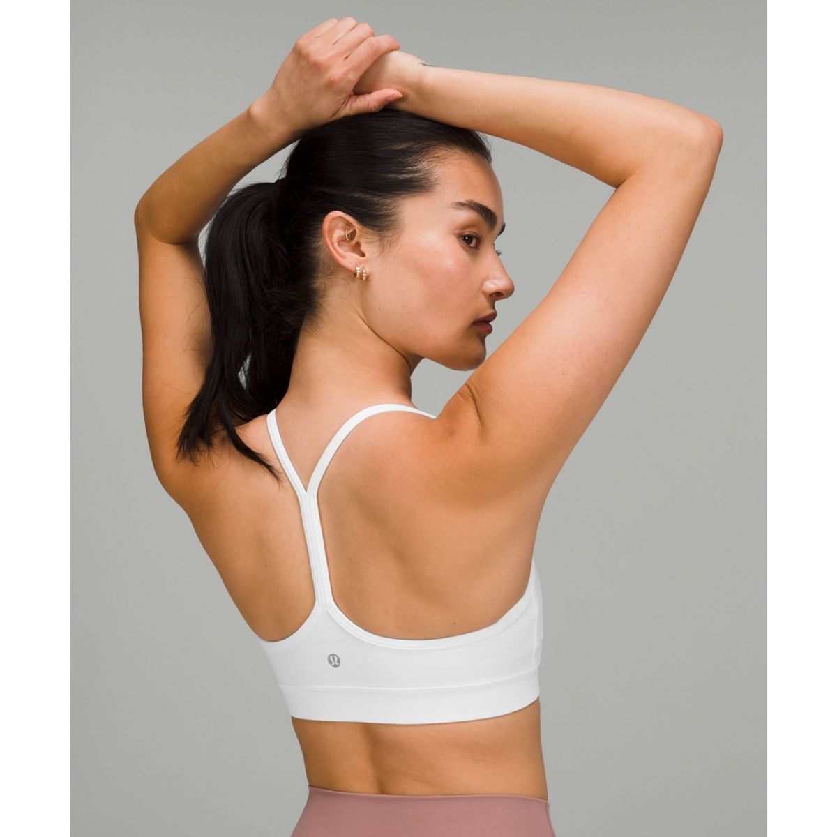룰루레몬(LULULEMON) 플로우 Y 브라 Nulu *라이트 서포트, B C컵 아시아 핏  WHT