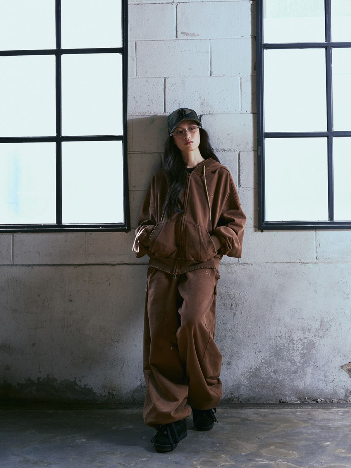 콜아웃뉴이어(CONY) WASHED RUFFLE PANTS / BROWN
