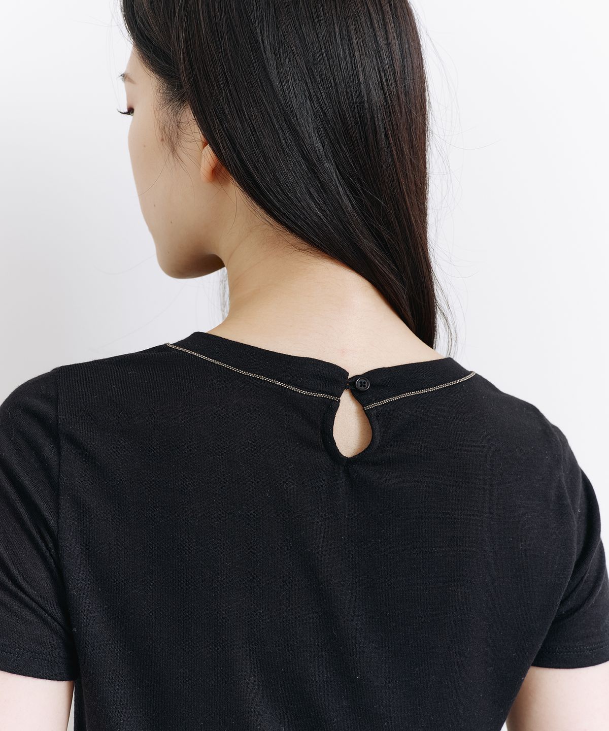 라피네아뜰리에(RAFFINE ATELIER) 베이직 시어 티셔츠 블랙