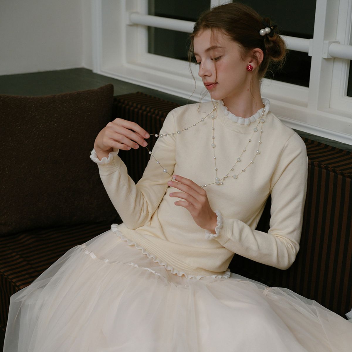 쎄무아듀(CEST MOIDEW) Cest_Soft ruffle knit top_CREAM