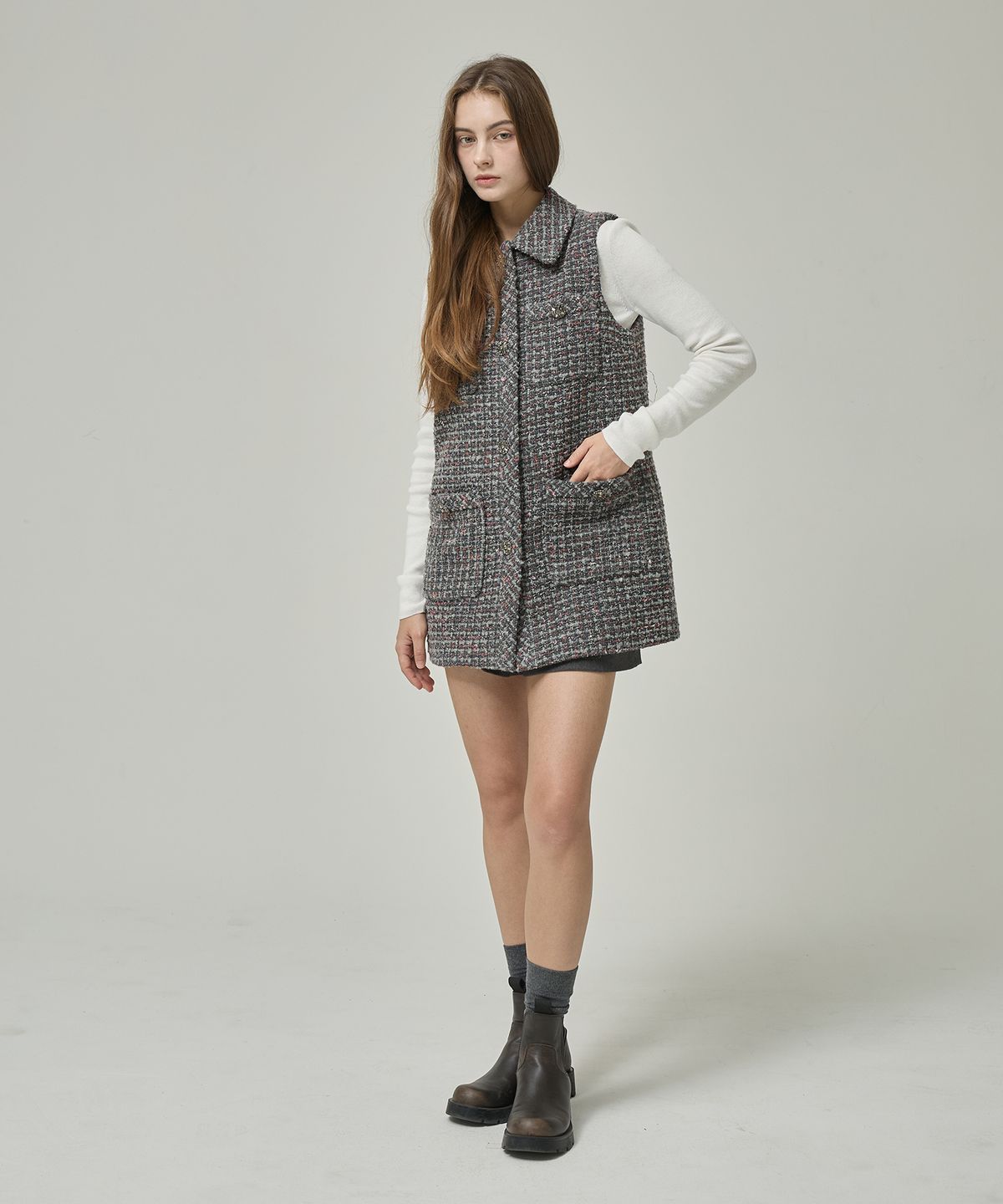 라피네아뜰리에(RAFFINE ATELIER) 트위드 포켓 디테일 베스트