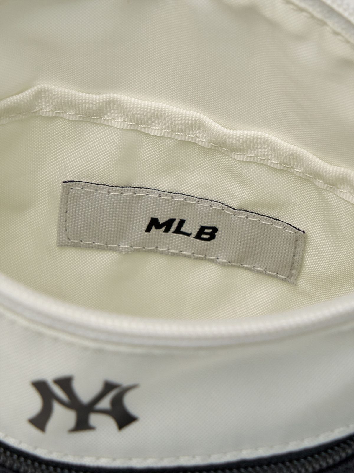 엠엘비 키즈(MLB KIDS) 고학년 메쉬 미니 크로스백 NY (Cream)