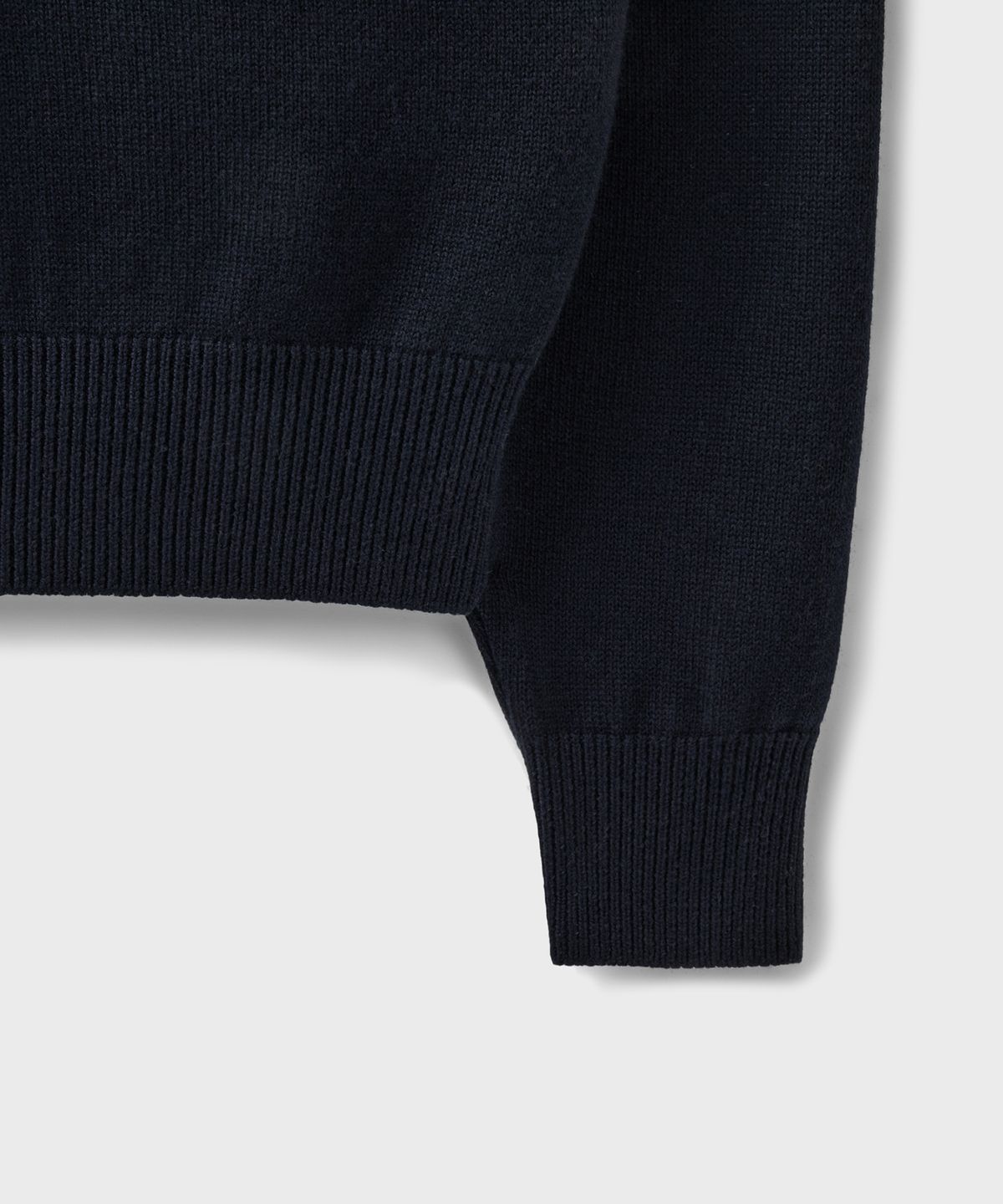 브랜디드(BRANDED) [SUPERIOR] CLOUD SUPERFINE V-NECK KNIT [DARK NAVY]