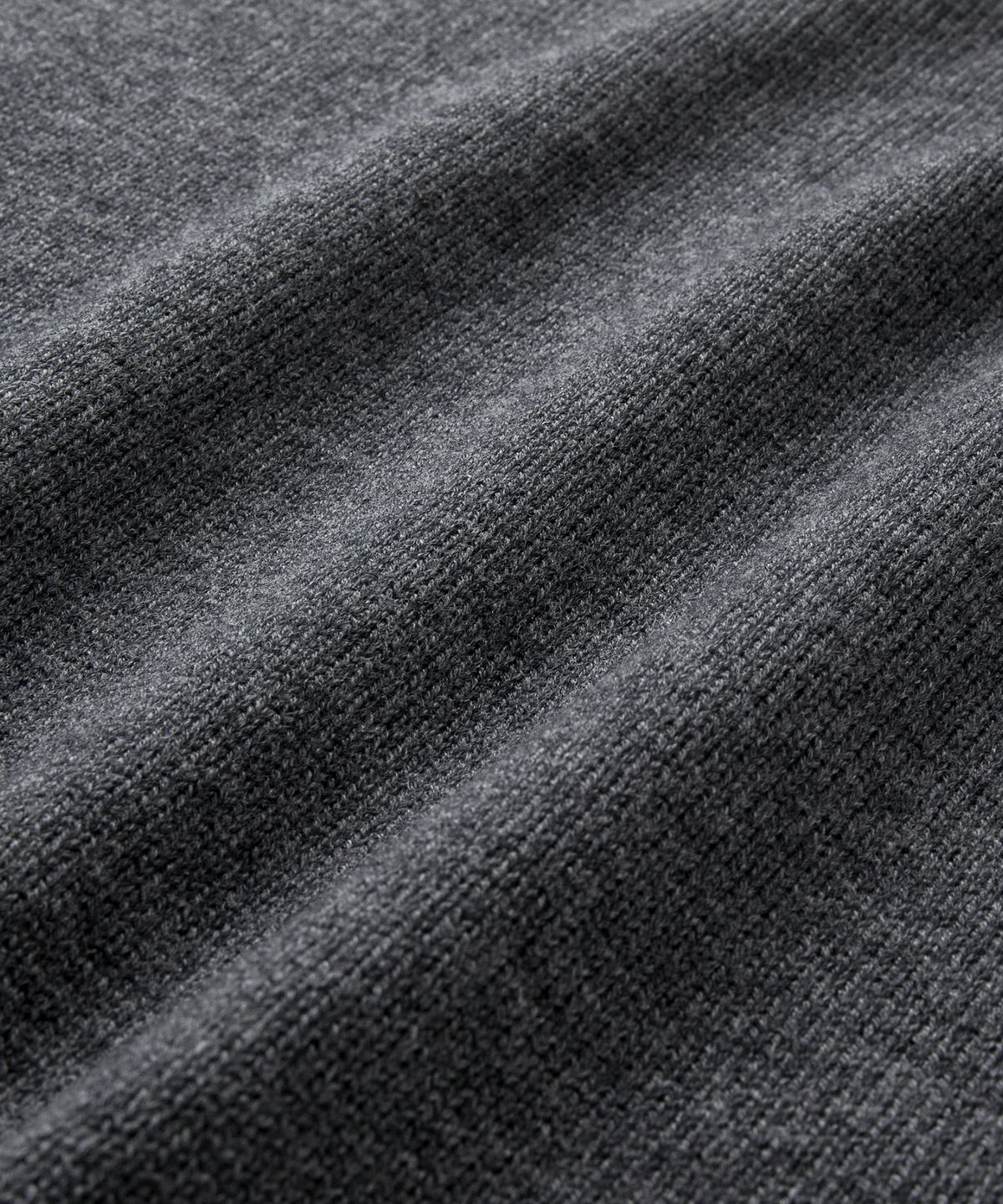 브랜디드(BRANDED) [SUPERIOR] CLOUD SUPERFINE V-NECK KNIT [CHARCOAL]