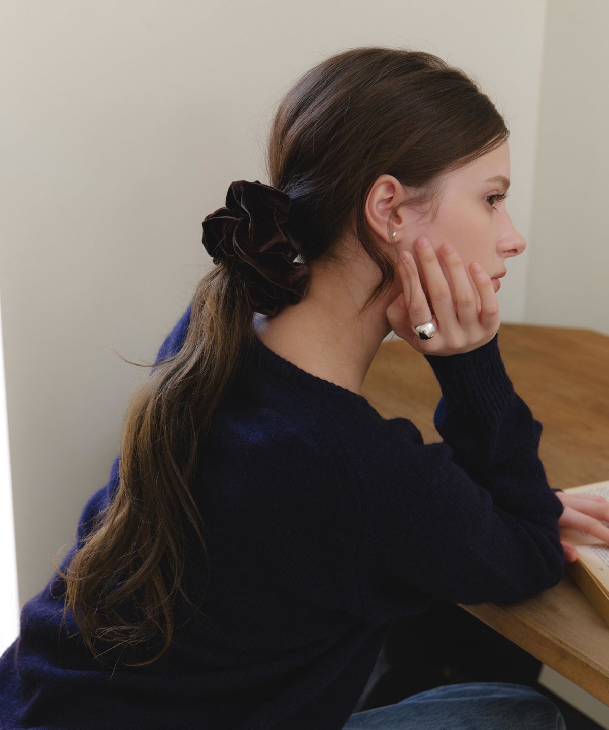 둥그런(DUNGEUREON) Dear Velvet Scrunchie (5 color)