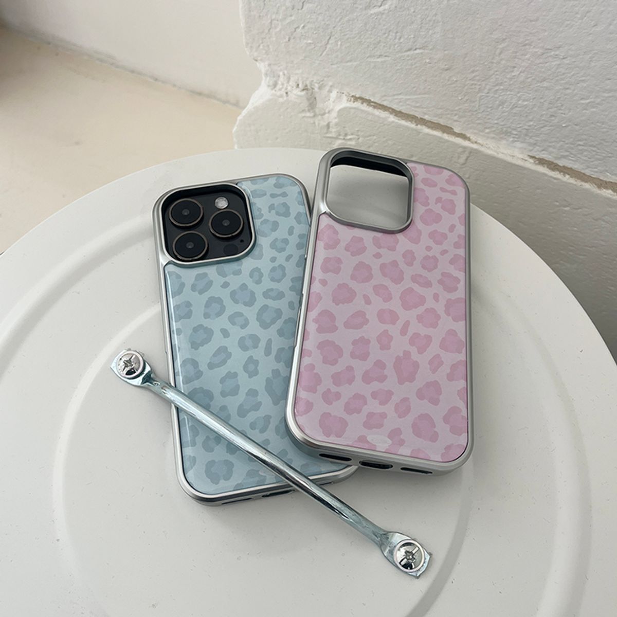 소유템(SOUTEM) Leopard pattern Phone Case_​​Silver epoxy