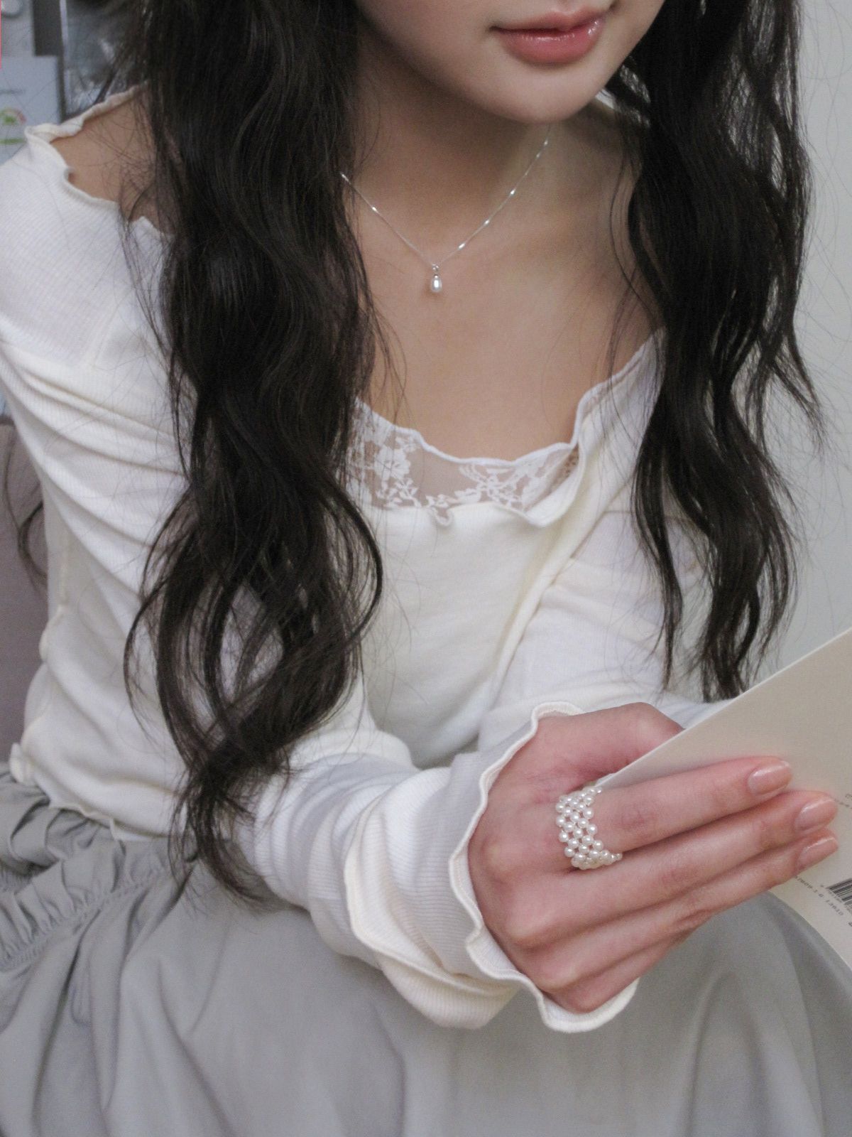 둥그런(DUNGEUREON) [925 Silver] Silhouette Pearl Necklace