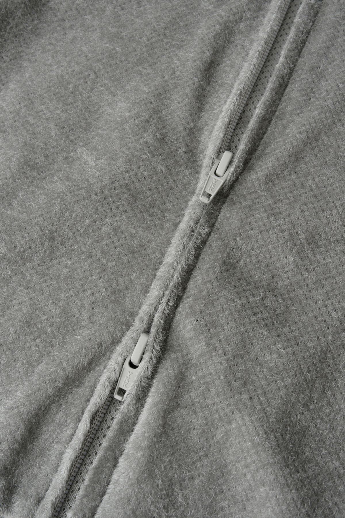 해칭룸(HATCHINGROOM) Fuzzy Mesh Hoodie Light Grey