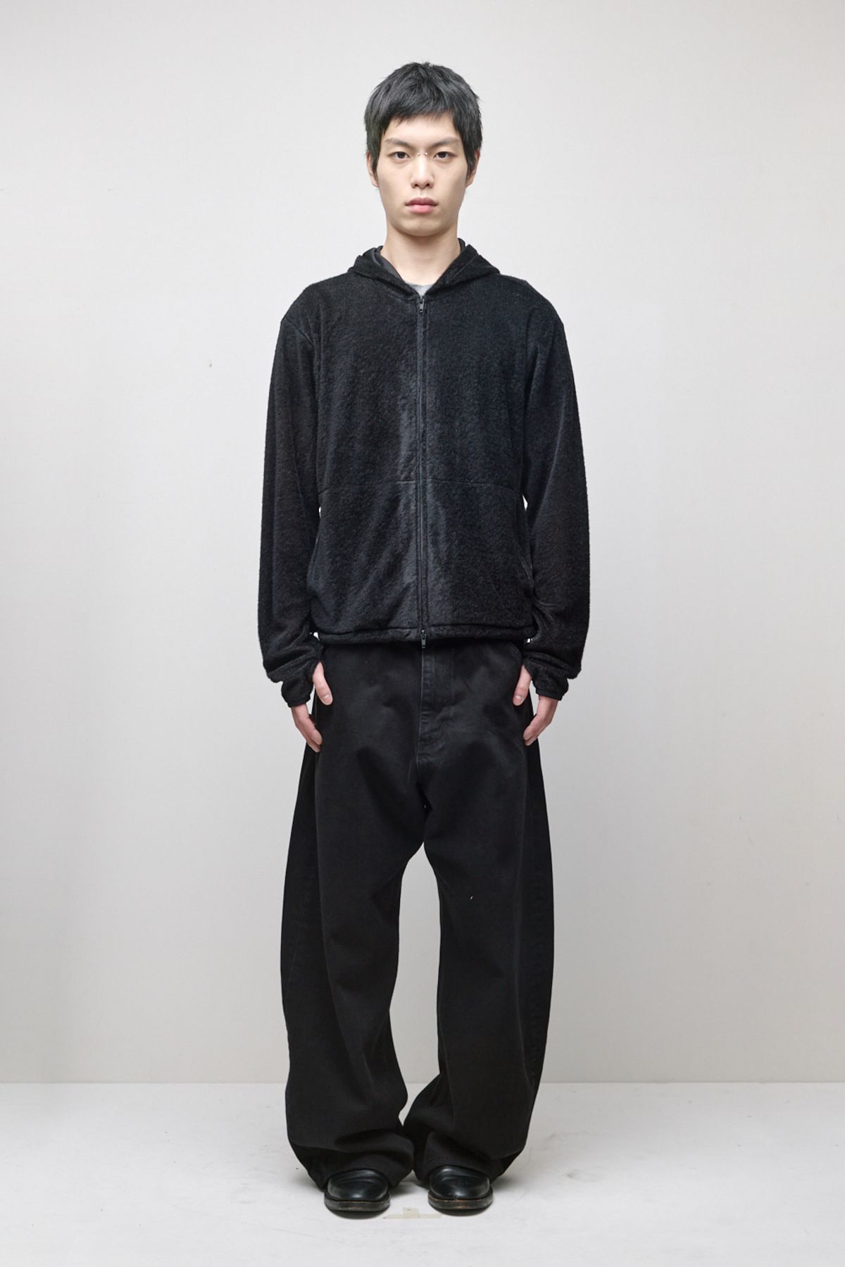 해칭룸(HATCHINGROOM) Fuzzy Mesh Hoodie Black