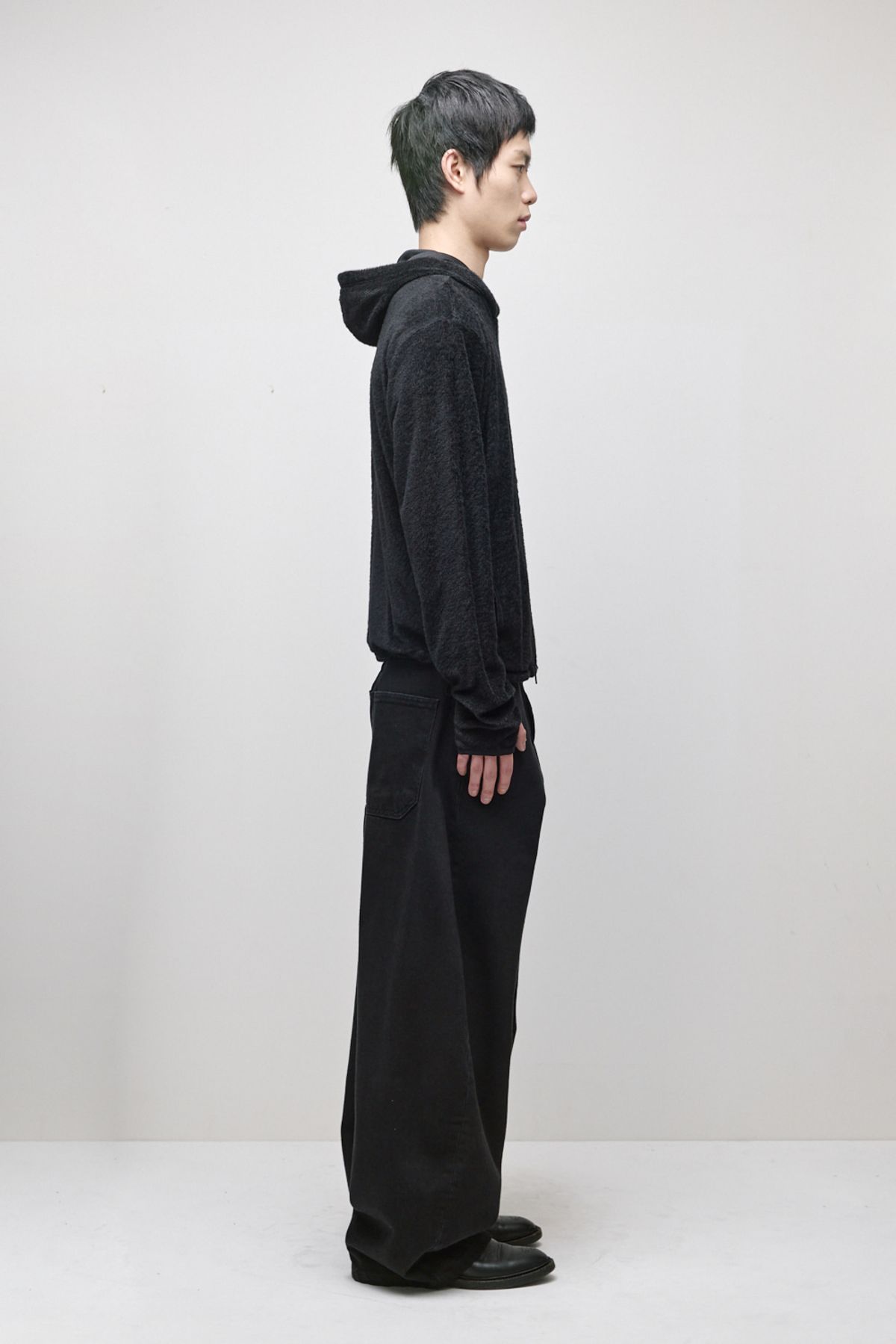 해칭룸(HATCHINGROOM) Fuzzy Mesh Hoodie Black
