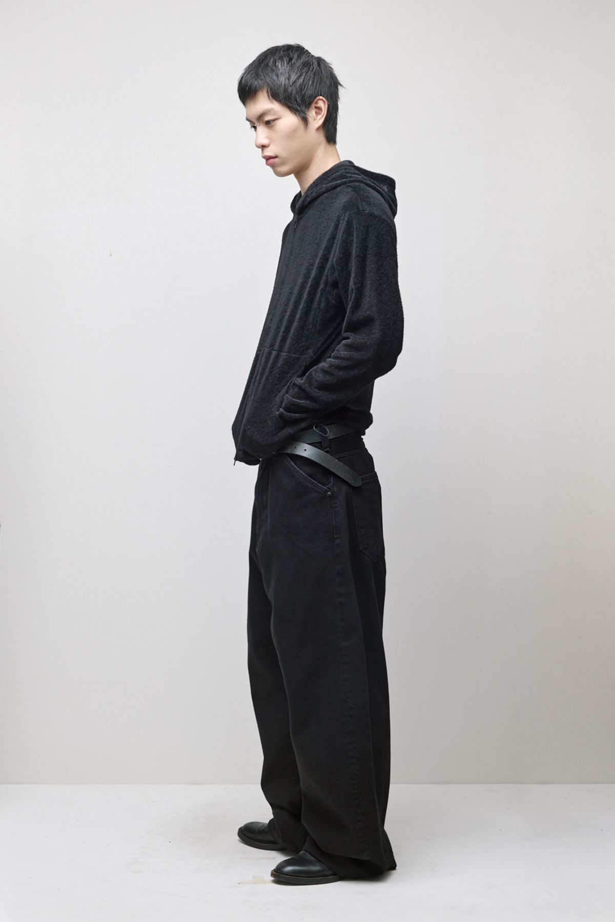 해칭룸(HATCHINGROOM) Fuzzy Mesh Hoodie Black