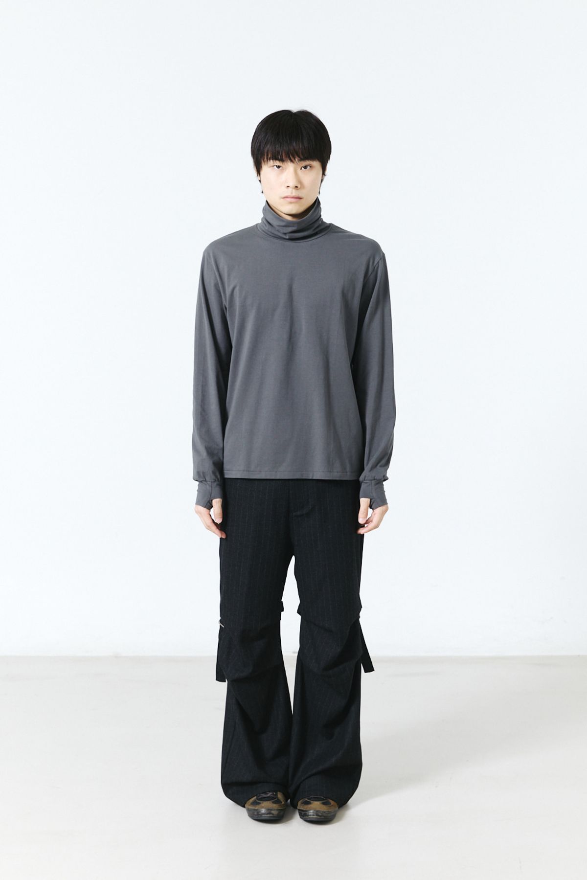 해칭룸(HATCHINGROOM) Boxer Turtleneck Tee Charcoal