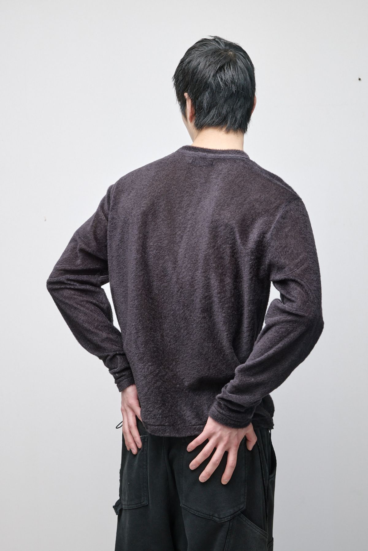 해칭룸(HATCHINGROOM) Fuzzy Mesh Tee Charcoal