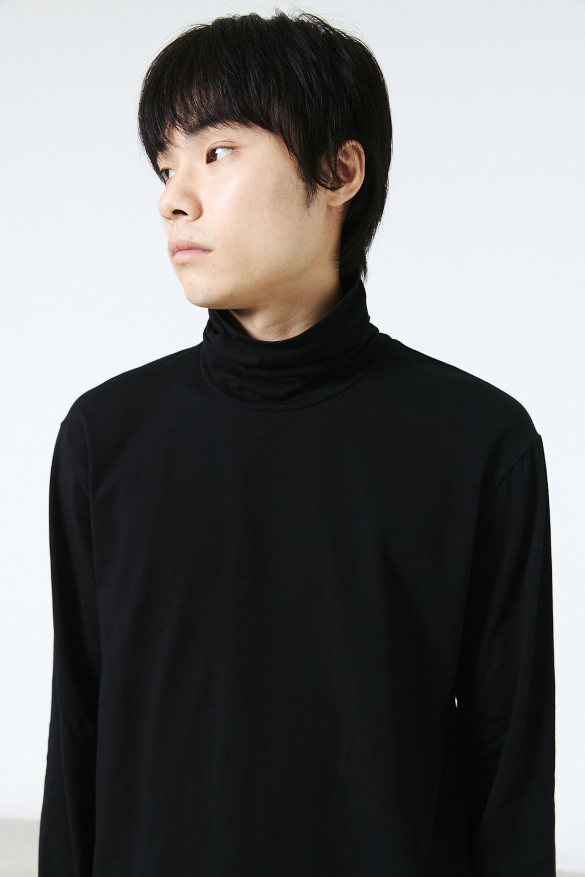 해칭룸(HATCHINGROOM) Boxer Turtleneck Tee Black