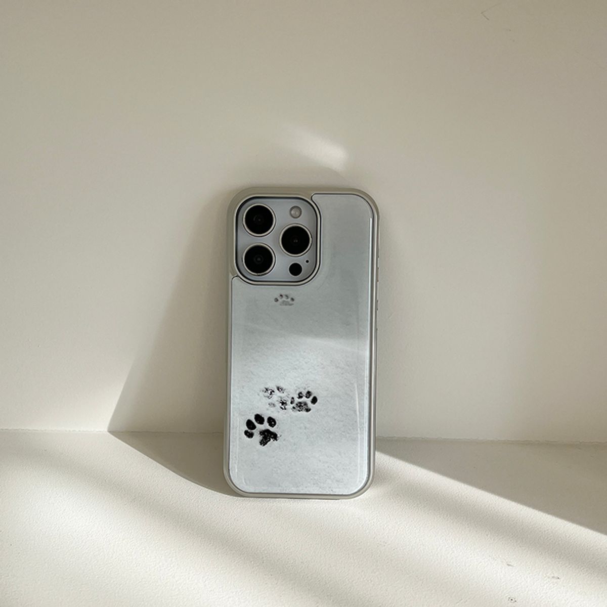 소유템(SOUTEM) Snow Cat Phone Case_​​Silver epoxy