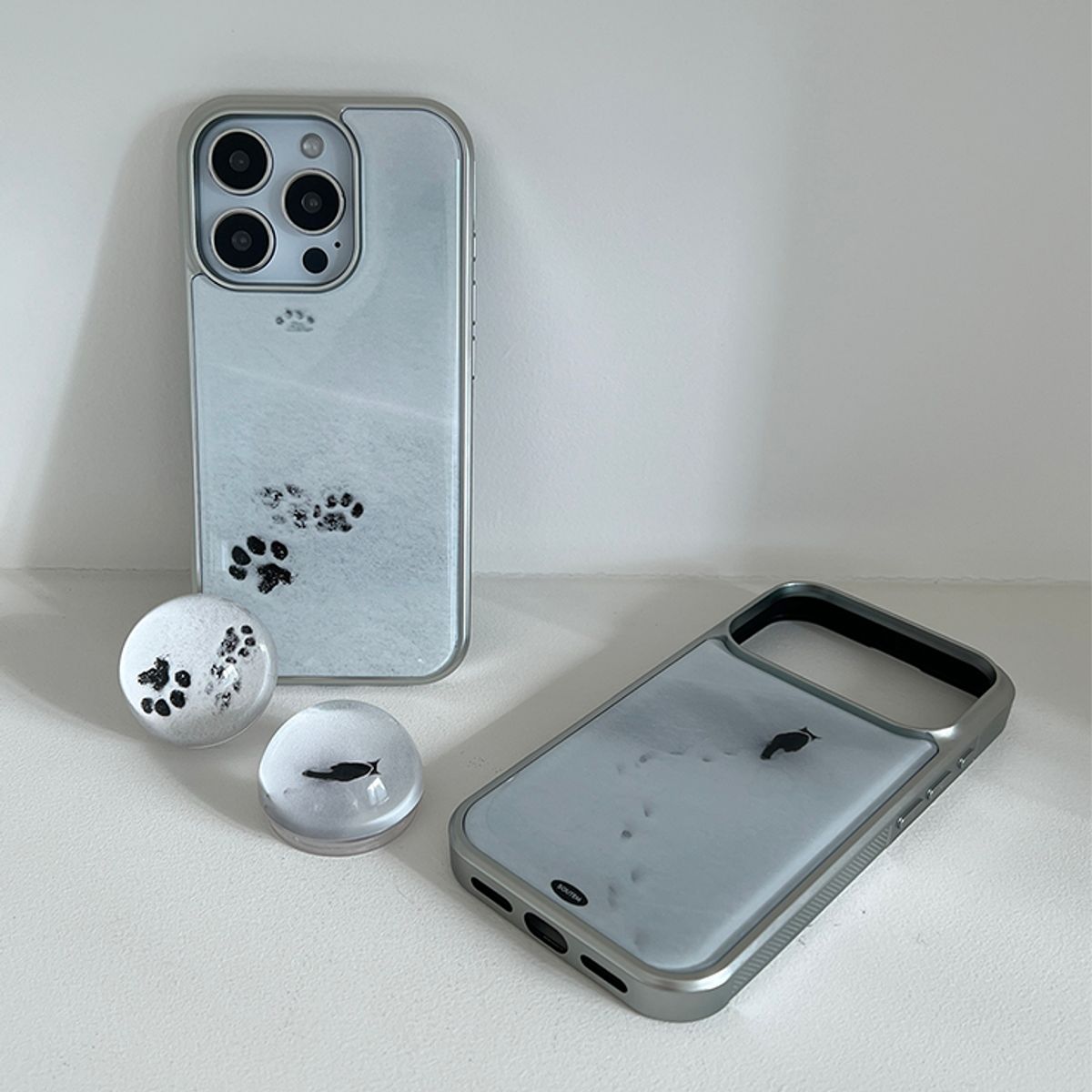 소유템(SOUTEM) Snow Cat Phone Case_​​Silver epoxy