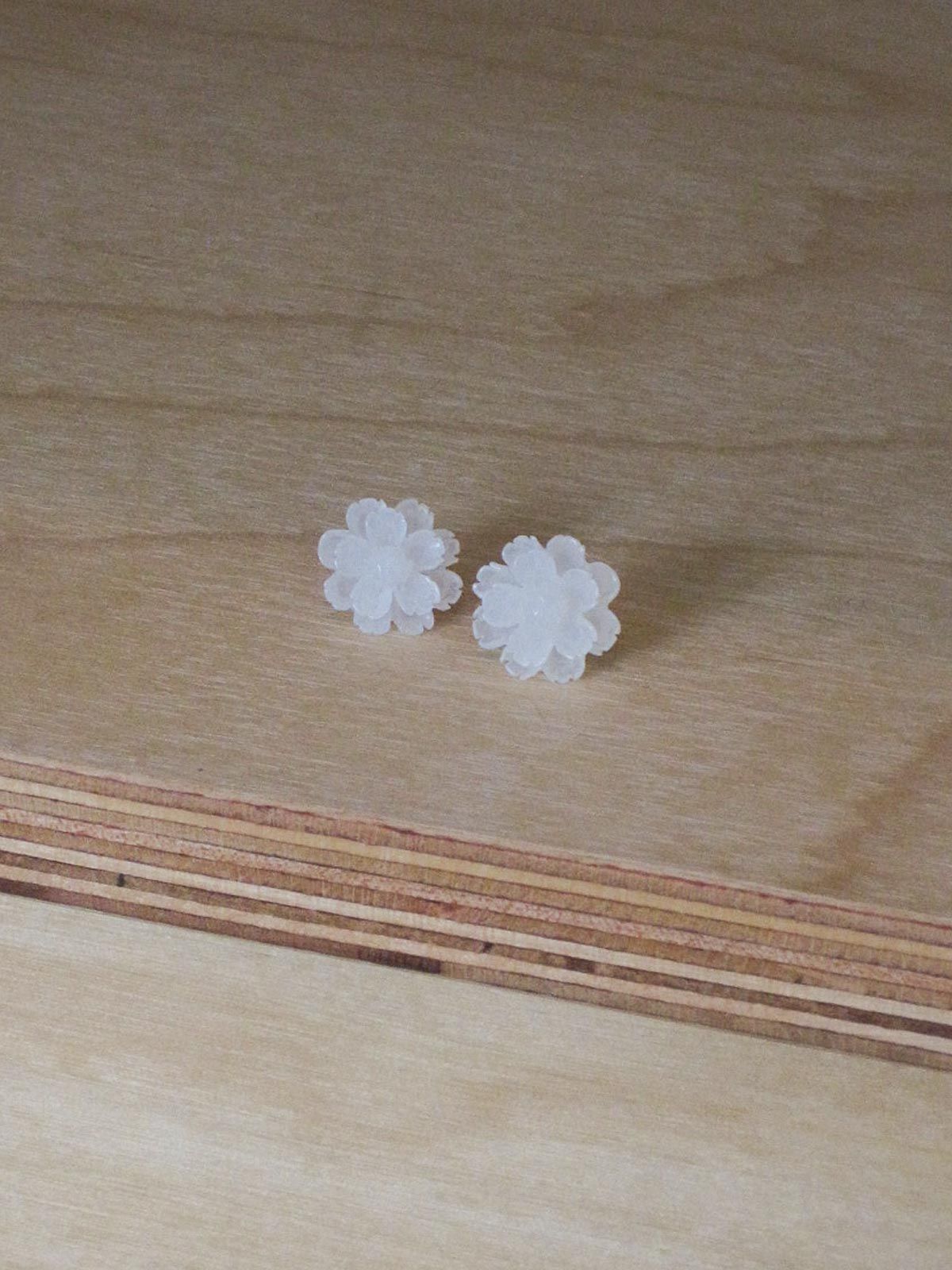 둥그런(DUNGEUREON) [925 Silver] Lotus Earrings