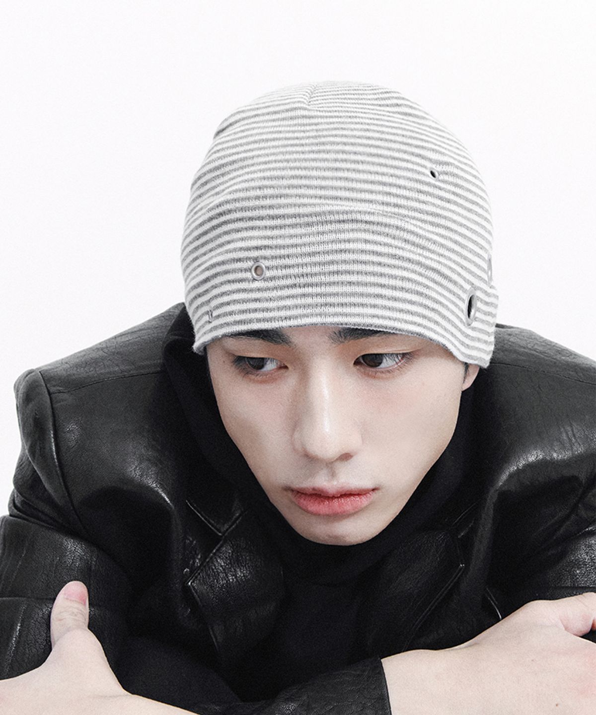 유네(YUNE) Stripe Eyelet Beanie_[Light Gray]