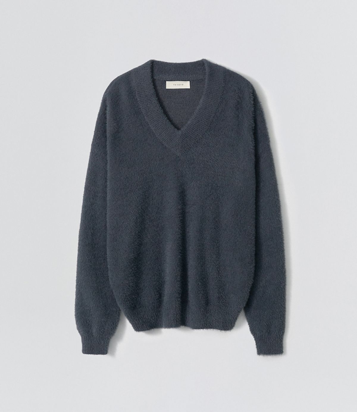이지오(EZIO) Hairy Angora V-Neck Knit_Charcoal