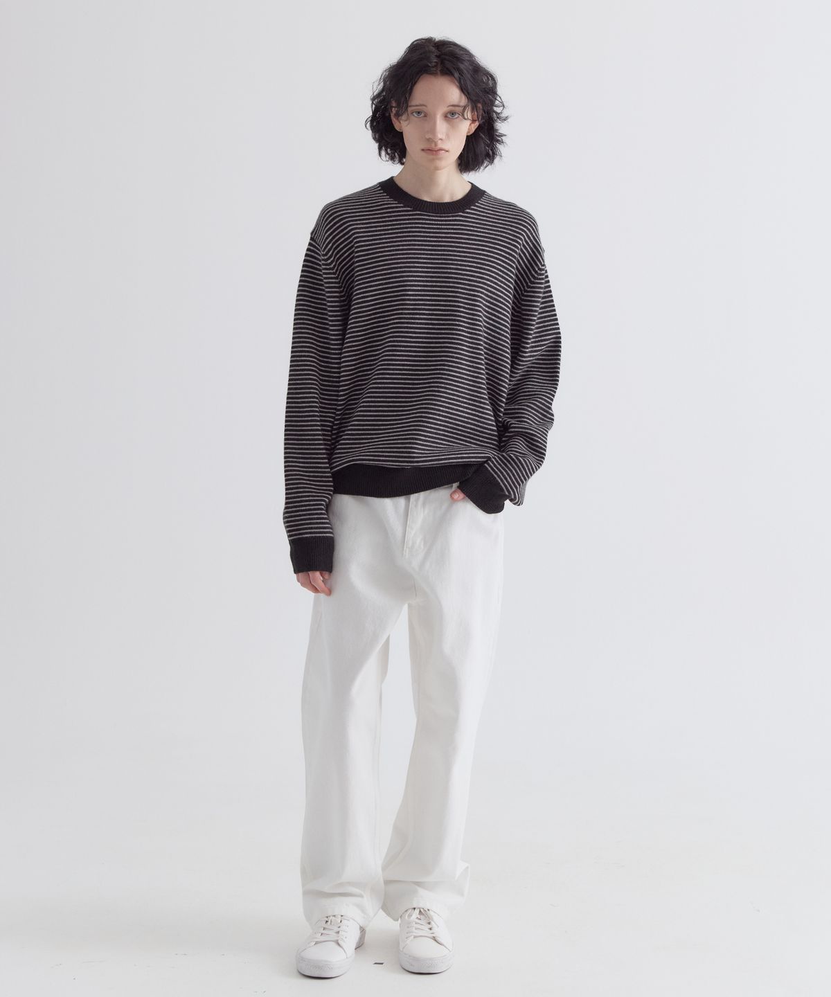 이지오(EZIO) Aube Stripe Round Knit_Black