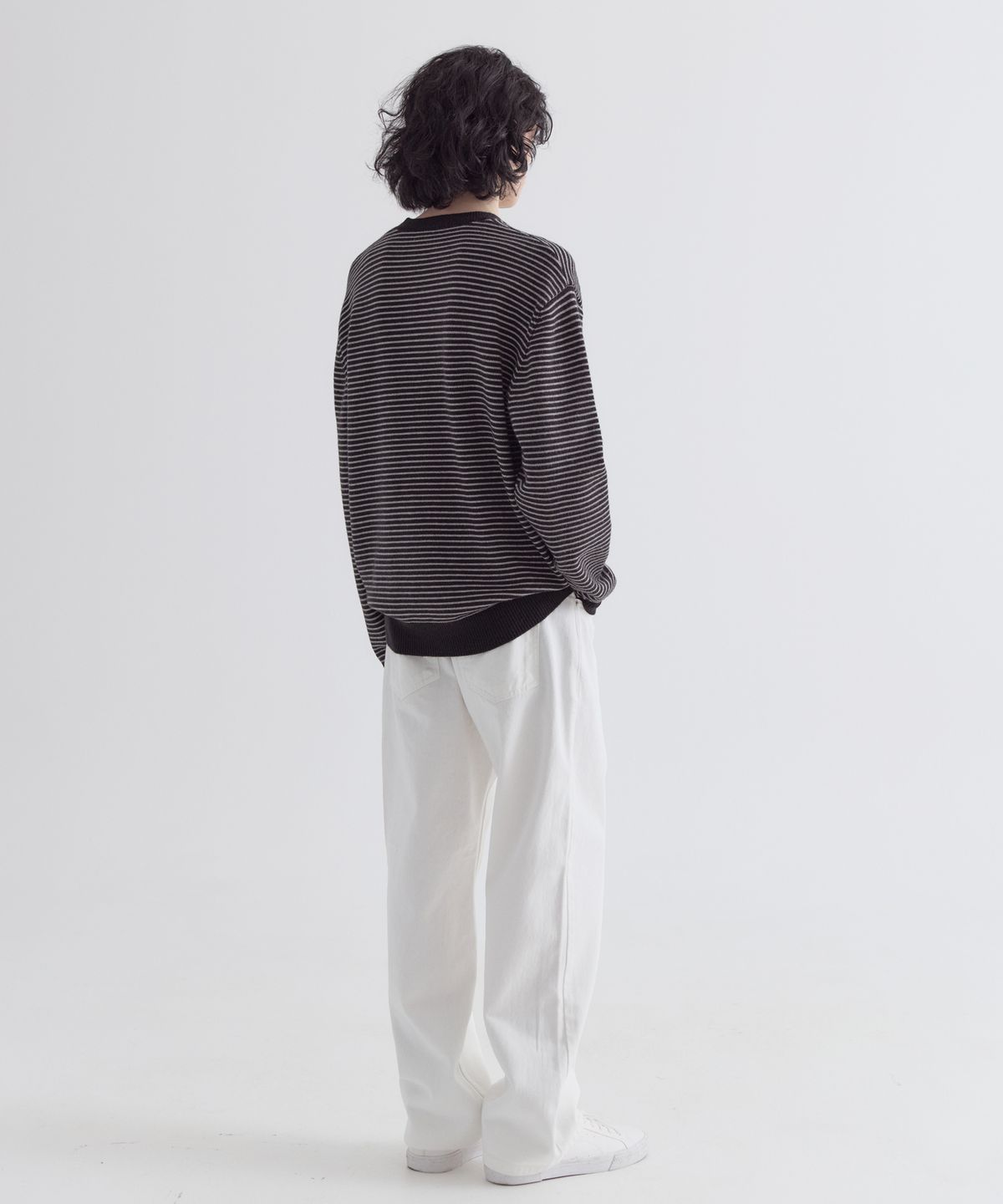 이지오(EZIO) Aube Stripe Round Knit_Black