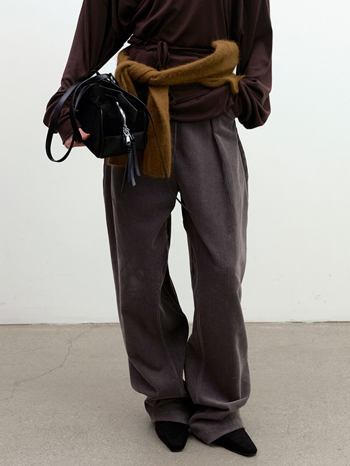 위메농(OUI MAIS NON) Soft flow corduroy pants