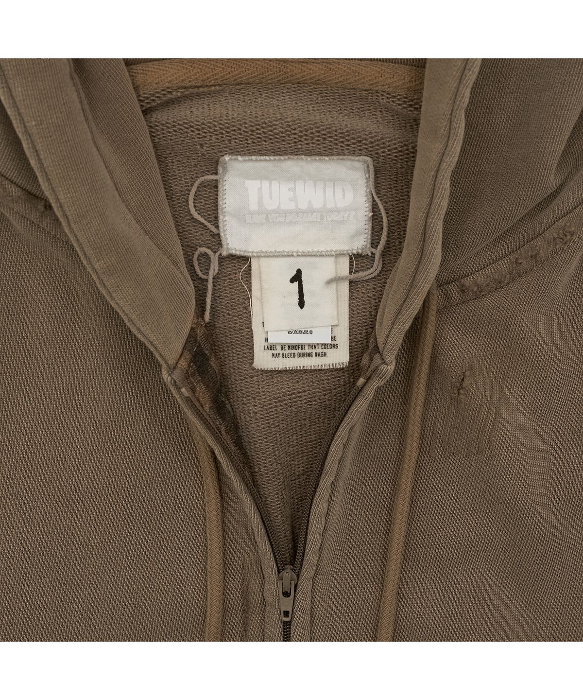 투위드(TUEWID) tuewid classic embroidery set up zip-up in umber
