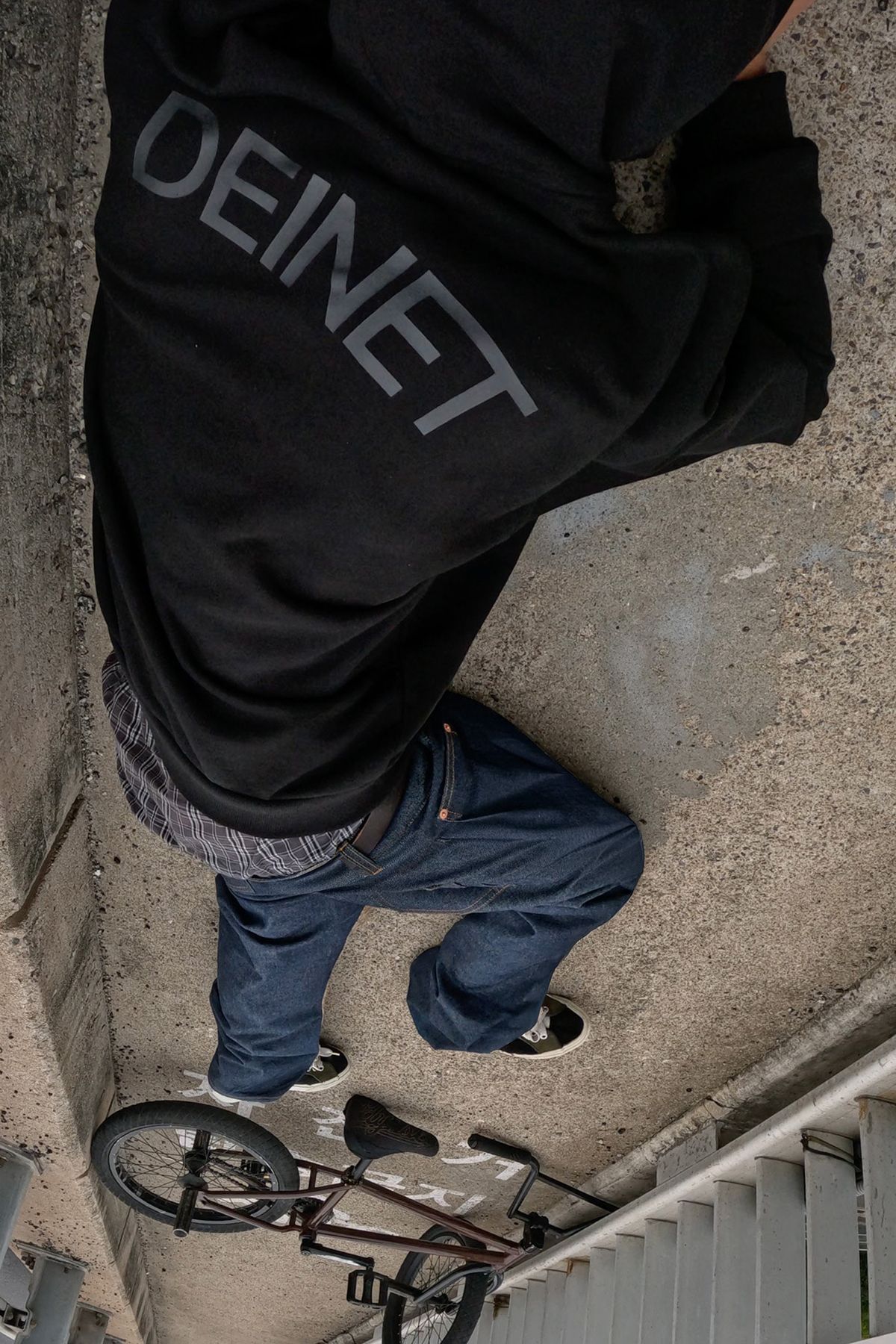 다이닛(DEINET) [GGUM X DEINET] HOODIE IN BLACK